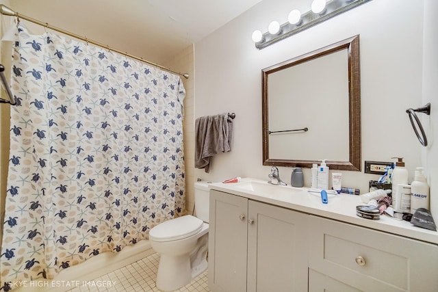 21W581 N Ave Unit 30, Lombard, IL 60148 - full bath with vanity, tile patterned floors, and shower / bath combo with shower curtain