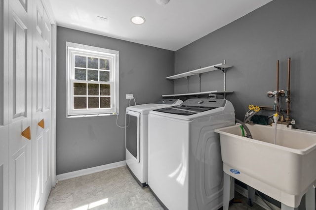 10409 S 83rd Ave, Palos Hills, IL 60465 - washroom featuring separate washer and dryer and baseboards