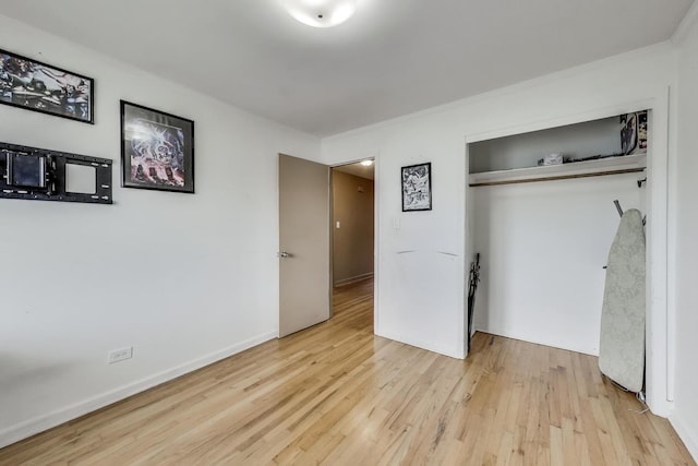 6105 W 83rd St, Burbank, IL 60459 - unfurnished bedroom featuring wood finished floors, a closet, and crown molding