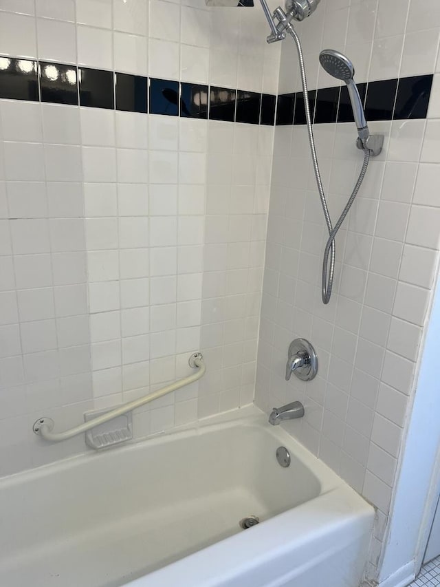 415 Wesley Ave Unit 21, Oak Park, IL 60302 - bathroom featuring shower / washtub combination