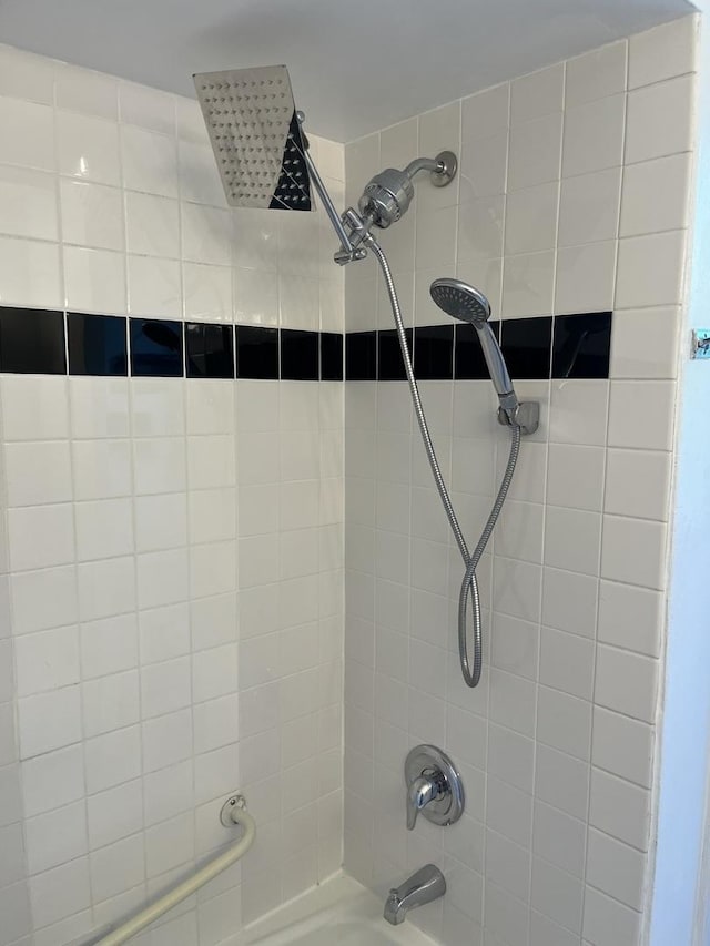 415 Wesley Ave Unit 21, Oak Park, IL 60302 - full bath featuring shower / bath combination