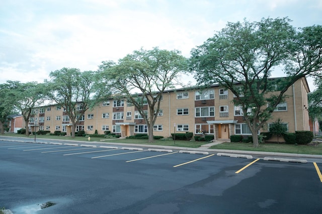 9275 W Noel Ave Unit 3C, Des Plaines, IL 60016 - view of apartment building / complex with uncovered parking