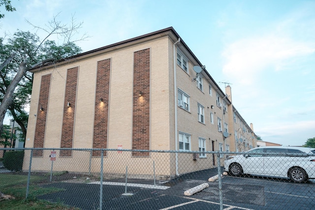 9275 W Noel Ave Unit 3C, Des Plaines, IL 60016 - view of property with uncovered parking