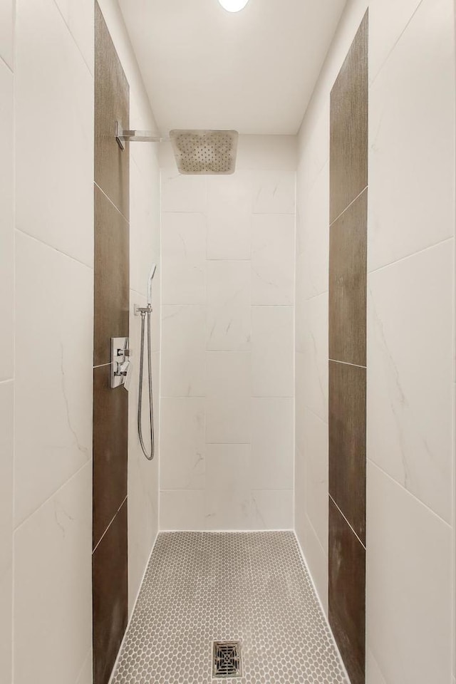 3239 Wesley Ave, Berwyn, IL 60402 - bathroom with tiled shower