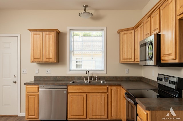 965 W Bergera Rd, Braidwood, IL 60408 - kitchen featuring appliances with stainless steel finishes and dark countertops