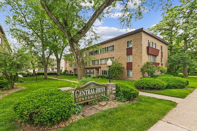 2650 Central Dr Unit Gs, Flossmoor, IL 60422 - view of property's community featuring a lawn