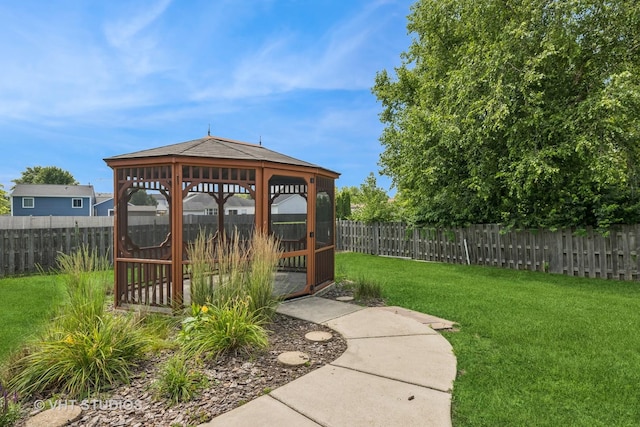 5801 Castlewood Trl, Mchenry, IL 60050 - photo 17