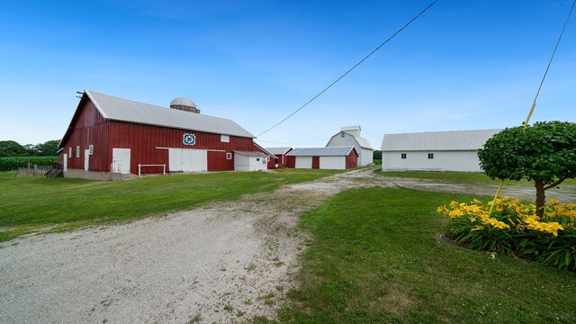18521 Anderson Rd, Prophetstown, IL 61277 - exterior space featuring a barn