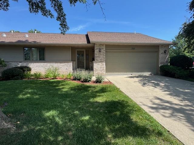 700 Seminole Dr Unit 2, Freeport, IL 61032 - photo 1