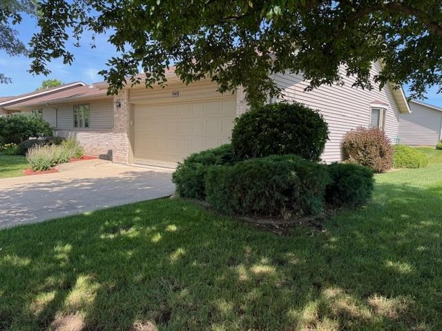 700 Seminole Dr Unit 2, Freeport, IL 61032 - photo 4