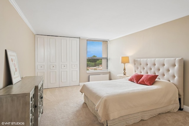 1500 Sheridan Rd Unit 7G, Wilmette, IL 60091 - bedroom featuring light colored carpet and ornamental molding