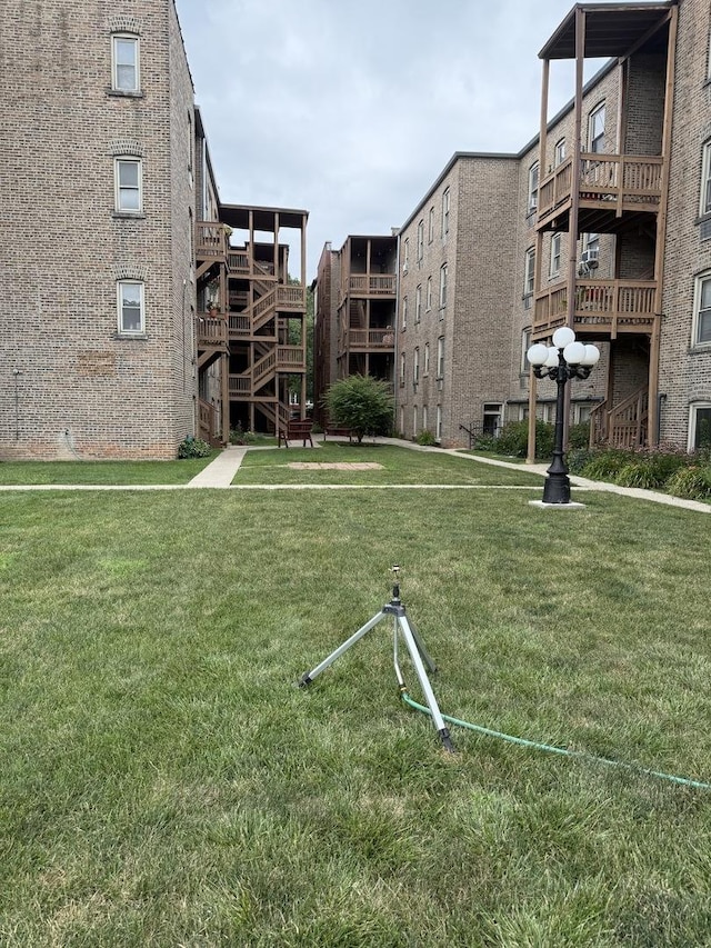 10911 S Longwood Dr Unit 2, Chicago, IL 60643 - surrounding community with a yard