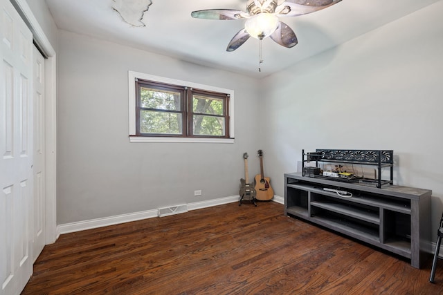 7942 Tennessee Ave, Willowbrook, IL 60527 - sitting room with wood finished floors and a ceiling fan