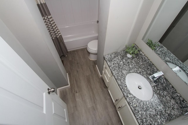 446 Northampton Ln, Roselle, IL 60172 - full bathroom with vanity, wood finished floors, and shower / tub combo