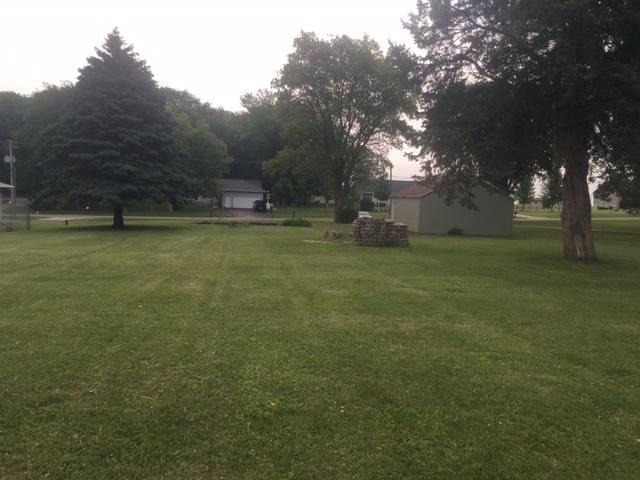 1517 College Ave S, Dixon, IL 61021