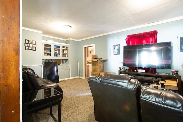401 N 2nd Ave, Chenoa, IL 61726 - carpeted living room featuring crown molding