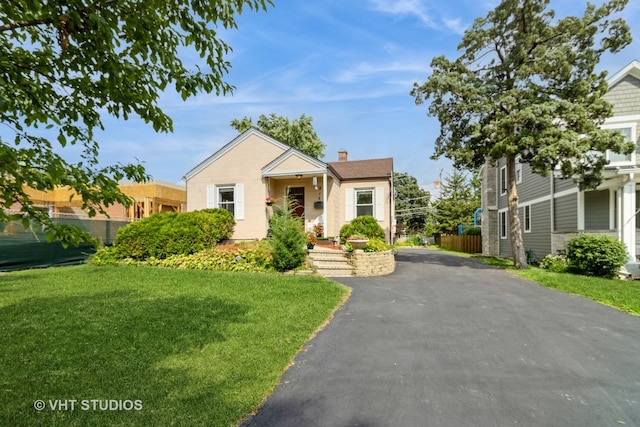 915 N Vail Ave, Arlington Heights, IL 60004 - photo 2