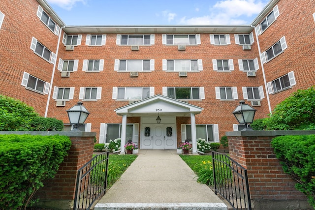 950 Washington Blvd Unit 206, Oak Park, IL 60302 - view of apartment building / complex