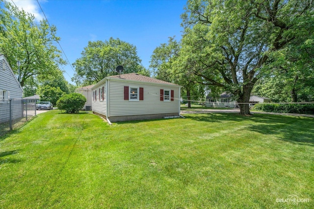 393 Lakelawn Blvd, Aurora, IL 60506 - view of yard
