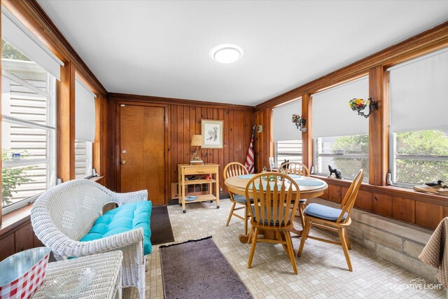 393 Lakelawn Blvd, Aurora, IL 60506 - dining space with wood walls