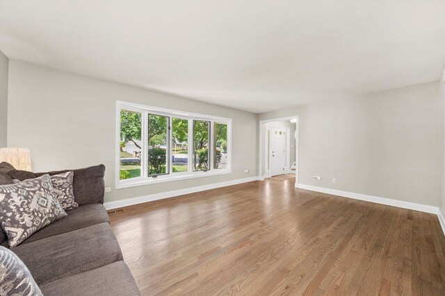 7801 Green Valley Ct, Darien, IL 60561 - photo 4