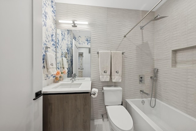 1825 N Halsted St Unit 2, Chicago, IL 60614 - bathroom featuring vanity and washtub / shower combination