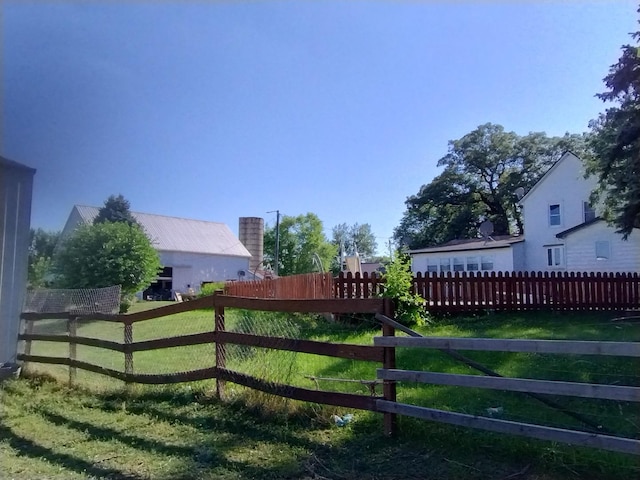 29153 S Klemme Rd, Beecher, IL 60401 - view of yard
