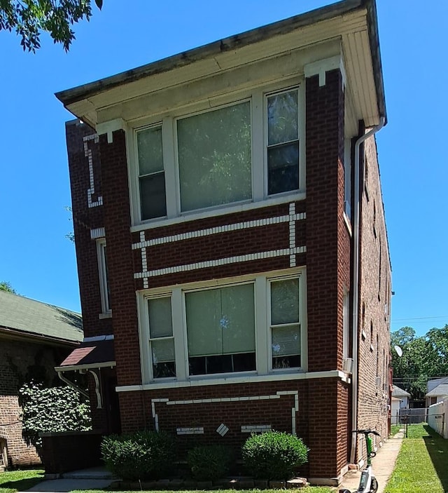 7525 S Calumet Ave, Chicago, IL 60619 - photo 1
