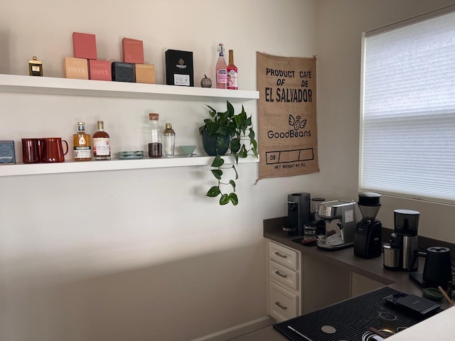 12490 Rossaveal Way, Lemont, IL 60439 - view of bar area