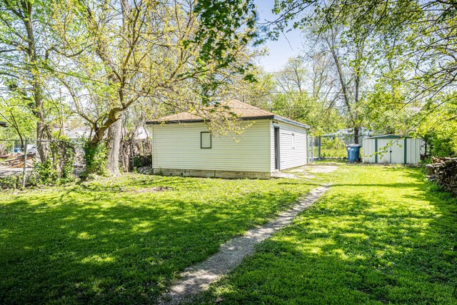684 S Gordon Ave, Kankakee, IL 60901 - view of yard featuring a shed