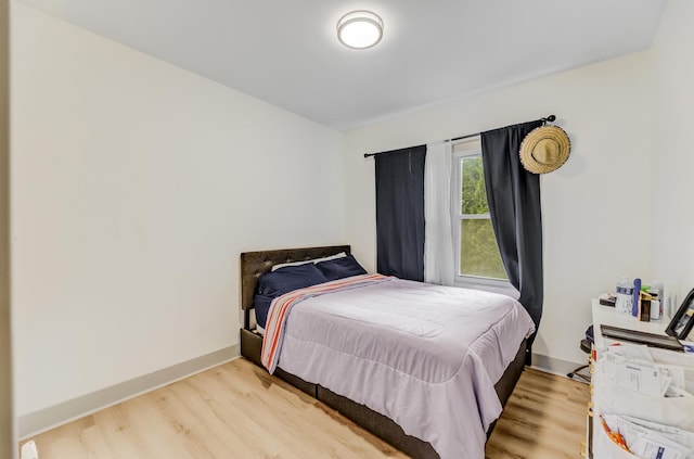 1030 Spruce St, Aurora, IL 60506 - bedroom featuring light wood-type flooring