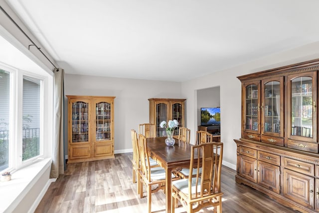 7 Walnut Dr, North Aurora, IL 60542 - dining area with wood finished floors