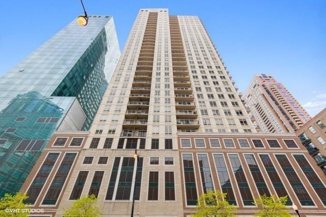 1111 S Wabash Ave Unit 1305, Chicago, IL 60605 - photo 1