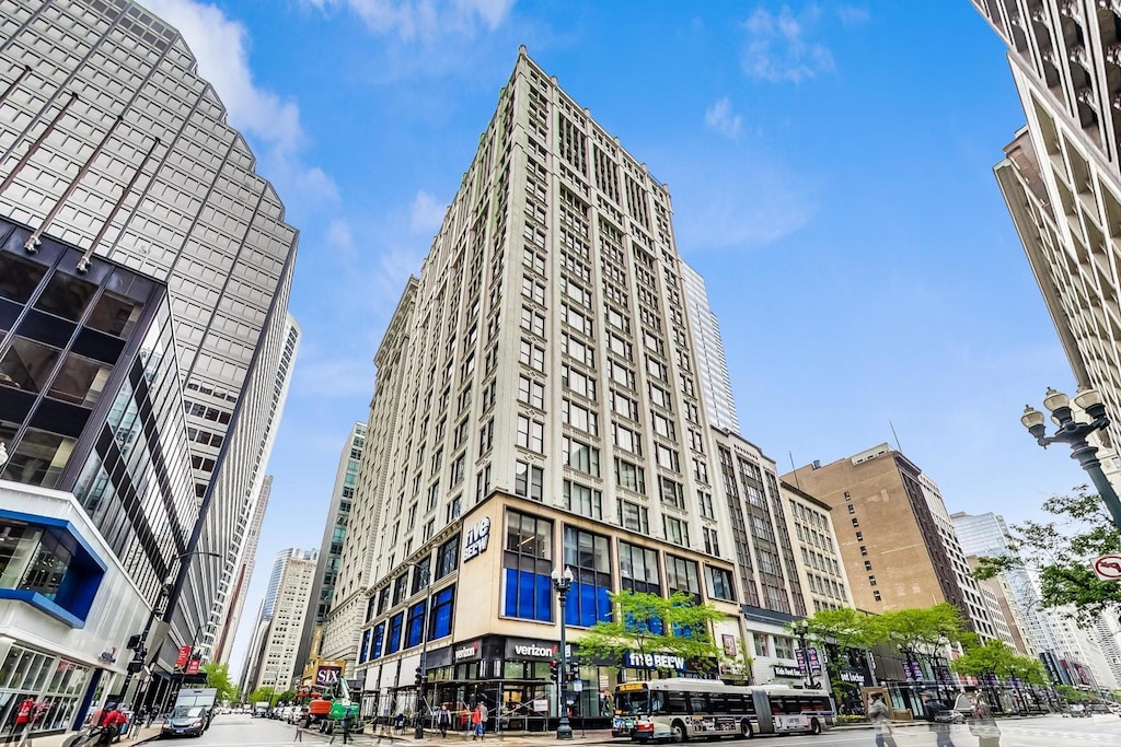 8 W Monroe St Unit P-12, Chicago, IL 60603 - photo 1