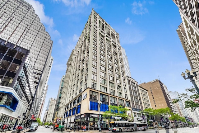 8 W Monroe St Unit P-12, Chicago, IL 60603