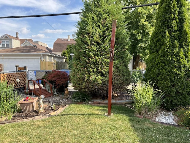 4721 W Warwick Ave, Chicago, IL 60641 - view of yard featuring a garage