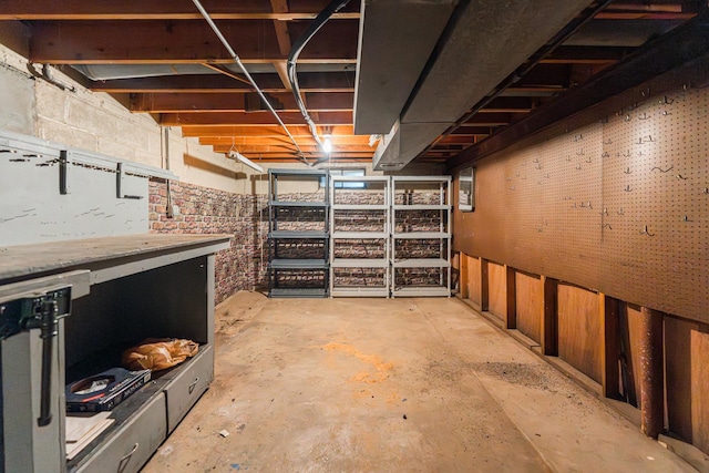 525 Bunning Dr, Downers Grove, IL 60516 - unfinished basement featuring a workshop area
