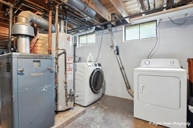 2514 Cuhlman Rd, Mchenry, IL 60051 - laundry room featuring water heater and washing machine and dryer