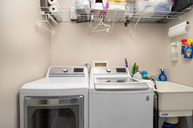 17642 Crystal Lake Dr, Homer Glen, IL 60491 - laundry area with independent washer and dryer