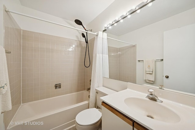 707 Sturnbridge Ln, Schaumburg, IL 60173 - full bath with shower / tub combo with curtain and vanity
