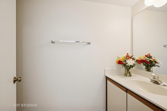 707 Sturnbridge Ln, Schaumburg, IL 60173 - bathroom featuring vanity