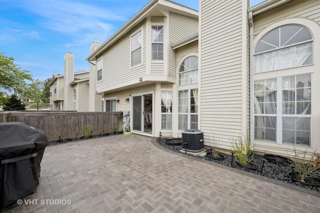 707 Sturnbridge Ln, Schaumburg, IL 60173 - view of patio featuring area for grilling
