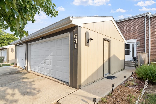 641 Sundance Dr, Bolingbrook, IL 60440 - view of garage