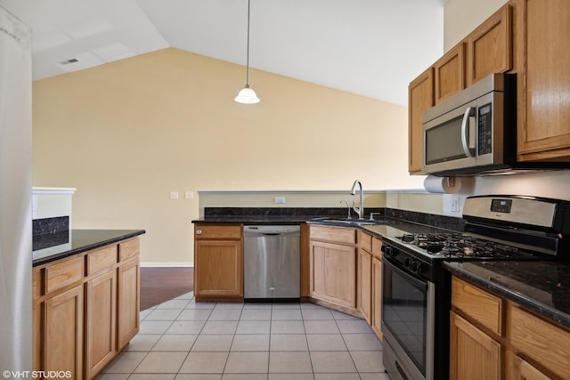 3628 Roanoke Ave Unit 3628, Carpentersville, IL 60110 - photo 6