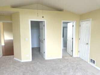 3628 Roanoke Ave Unit 3628, Carpentersville, IL 60110 - photo 9