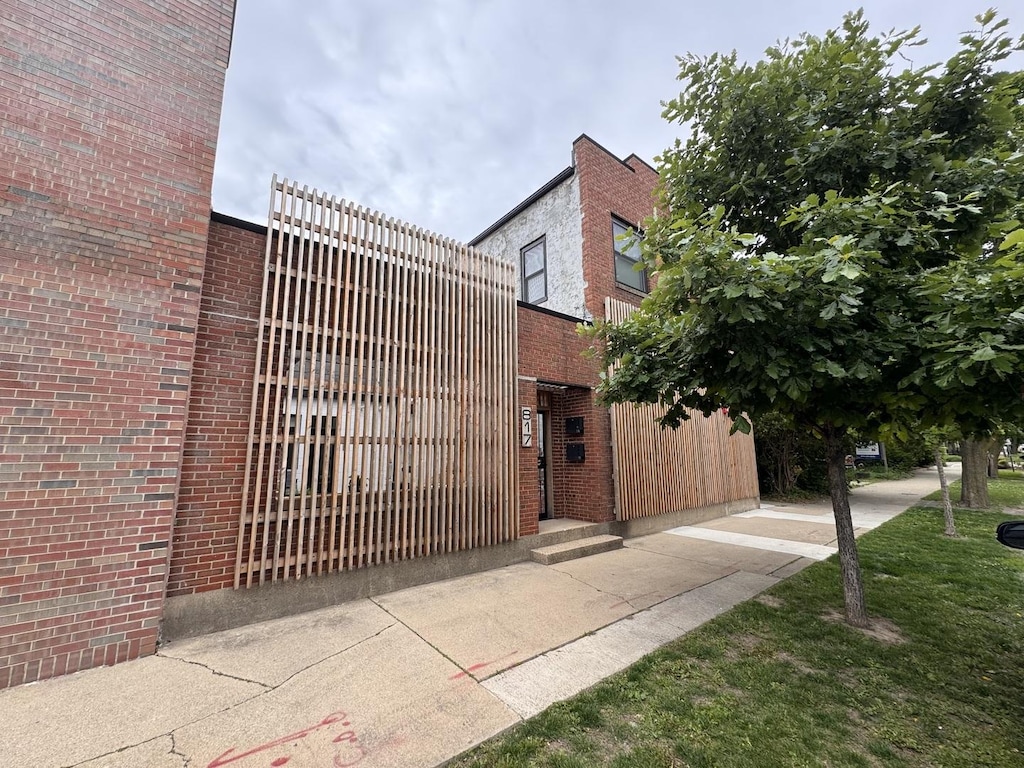 817 Columbus St, Ottawa, IL 61350 - photo 3
