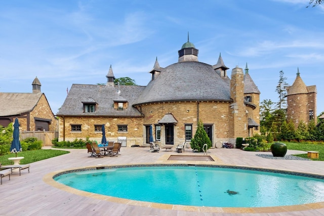570 Hathaway Cir, Lake Forest, IL 60045 - view of pool with a patio