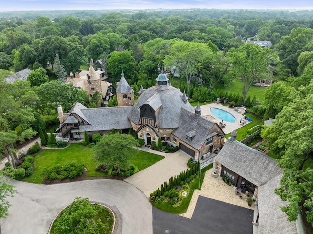570 Hathaway Cir, Lake Forest, IL 60045 - aerial view of a heavily wooded area and a pool area