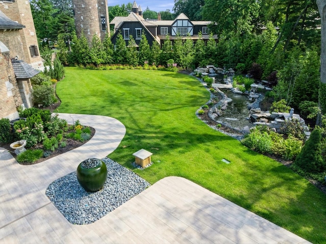 570 Hathaway Cir, Lake Forest, IL 60045 - view of grassy yard