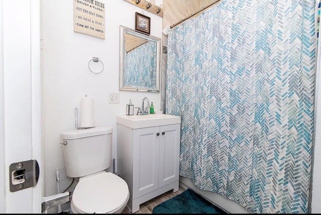 5523 W Huron St, Chicago, IL 60644 - bathroom featuring vanity and shower / tub combo with curtain